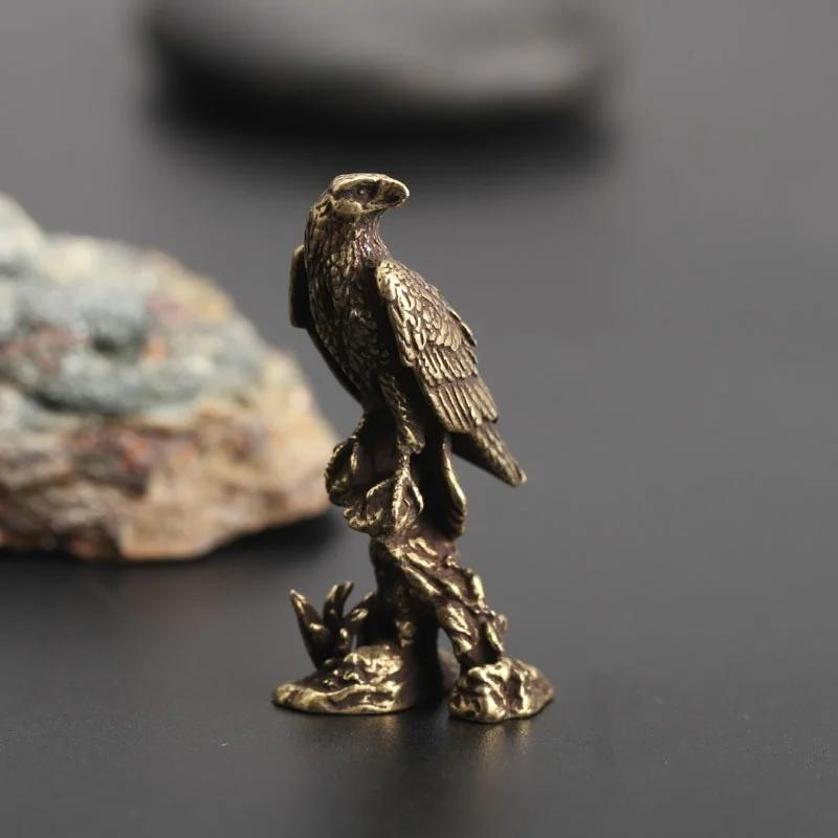 1 Pcs New Eagle Statue Miniature Sculpture Handmade Crafts Ornament Vintage Copper Bird Figurine For Interior Home Desk Decor