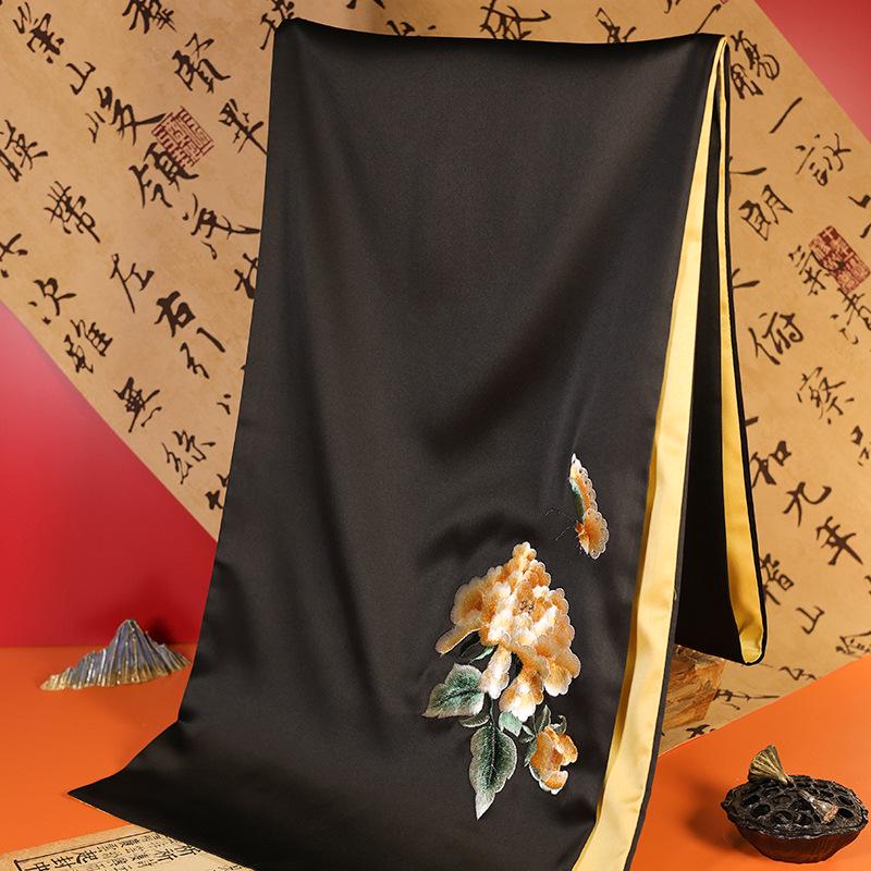 Chinese Suzhou Embroidery Scarf: Elegant Su Craft Gift for Foreigners or Business