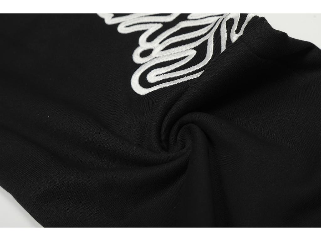 Trendige 6PM schwere Baumwoll-Reißverschlussjacke: Lockerer Schnitt, Streetwear-Stil mit aufgesetzter Stickerei.