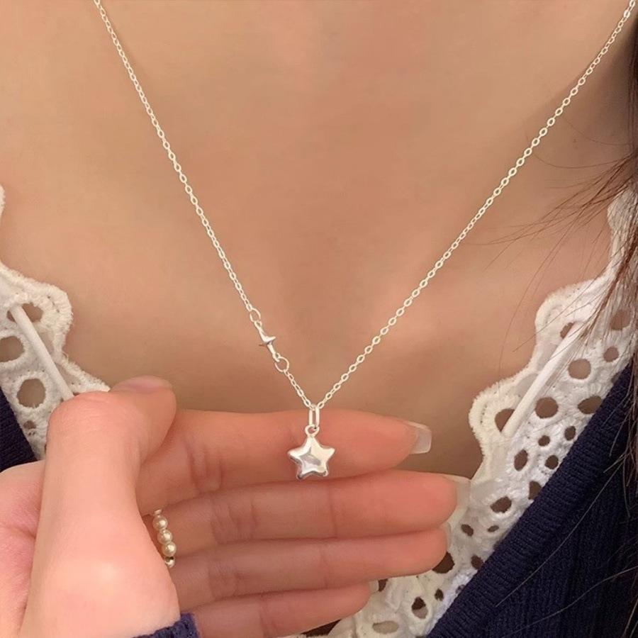 Simple five-pointed star necklace, cold wind, fashionable and exquisite collarbone chain, niche star necklace.