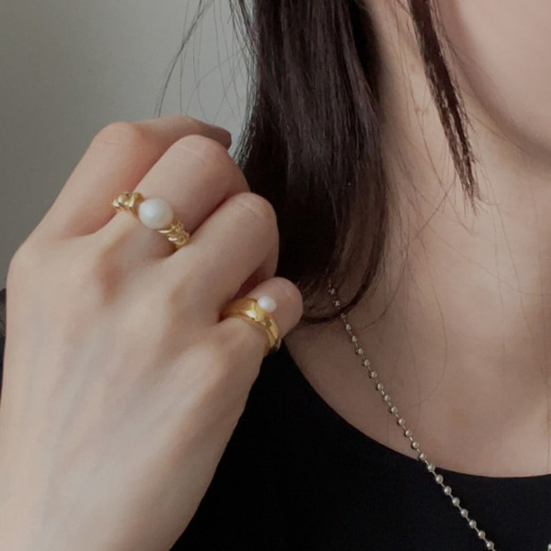 ELYONA ELA 28 Mini Pearl Open Ring/Ear Cuff