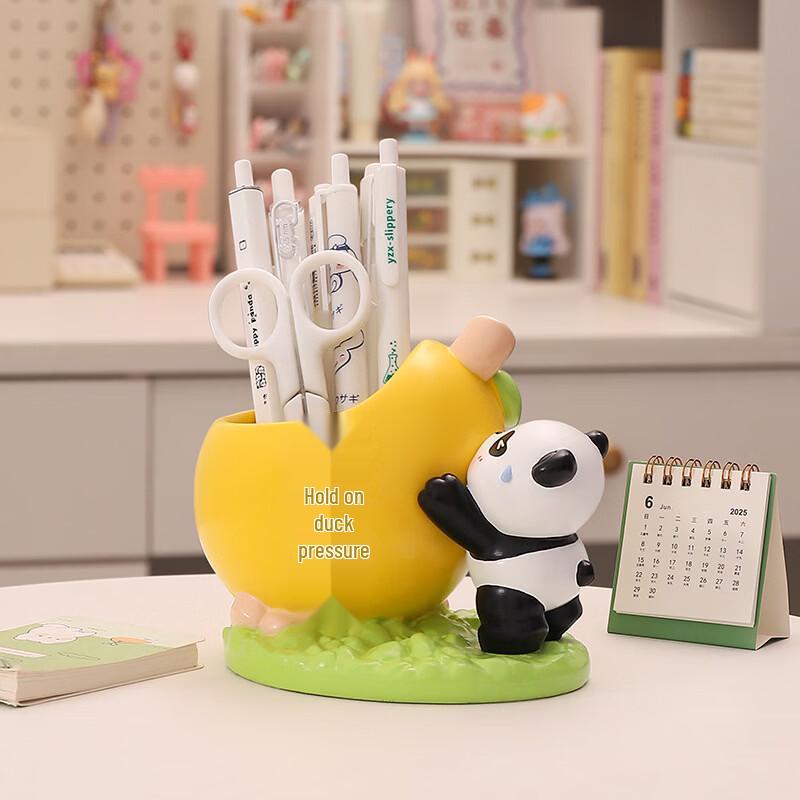 

Creative Panda Pen Holder Ornament