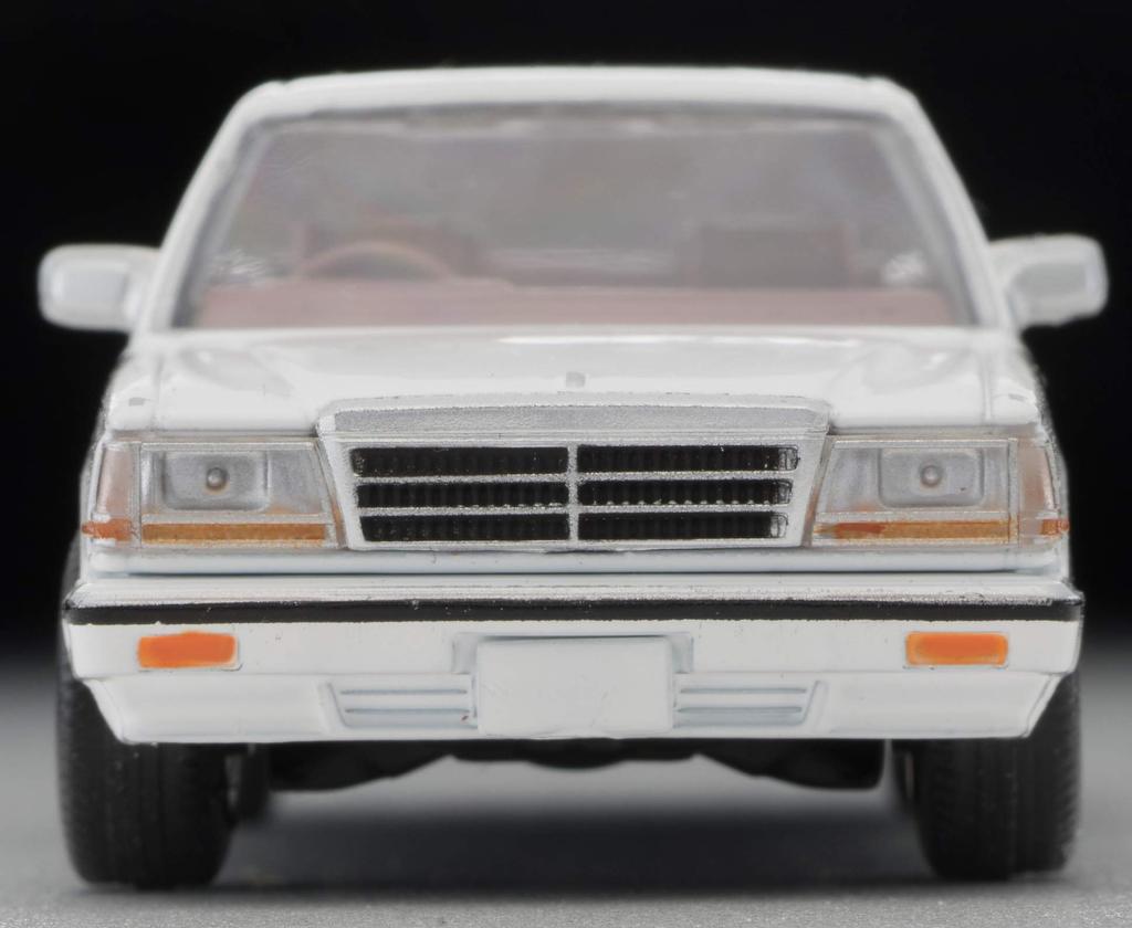 Tomica Limited Vintage Neo Scale Nissan Gloria HT V20 Grandage 1986 White Finished Model 1/64 LV-N198a
