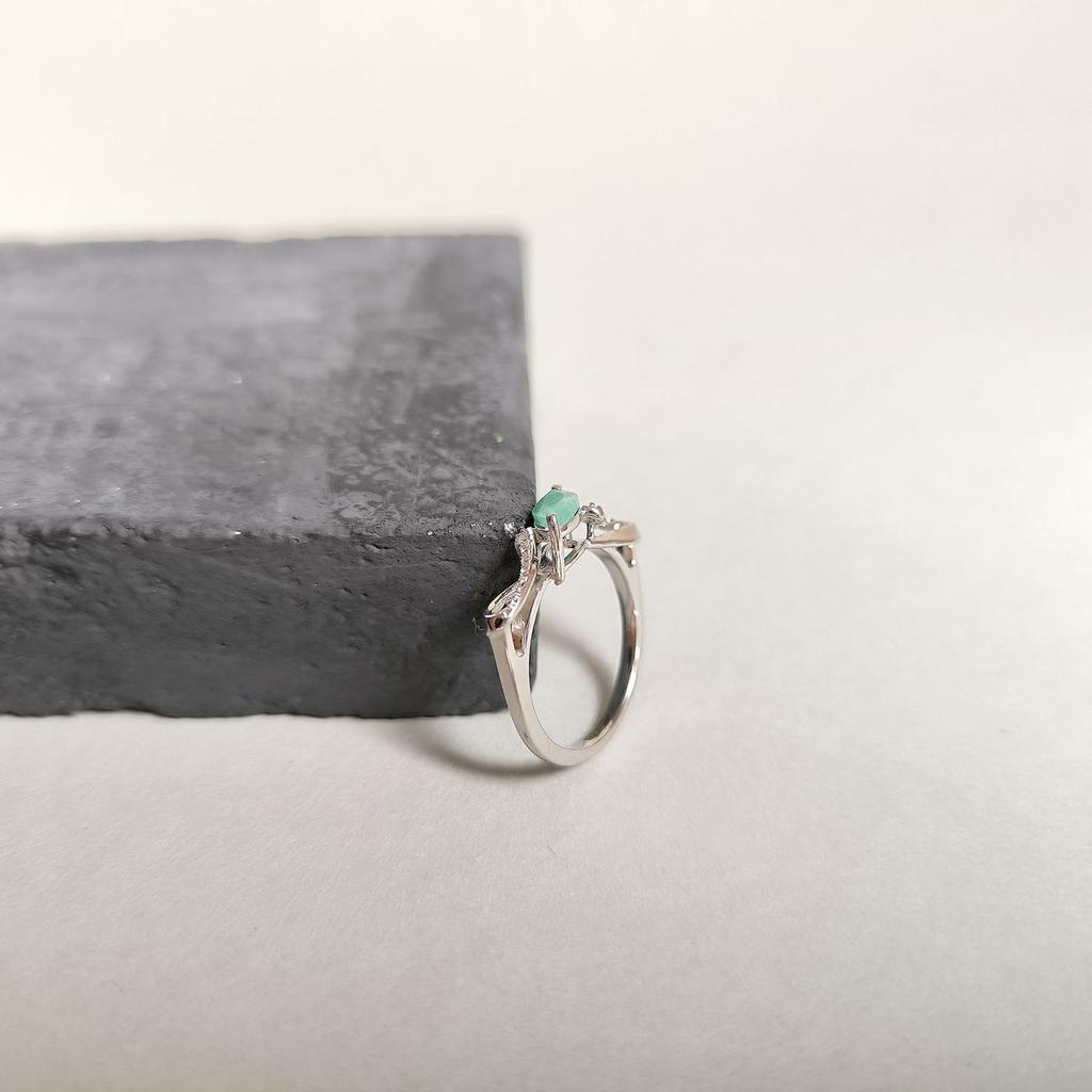 Silver Ring with Natural Emerald 0.626ct, Cubic Zirconia, Product Weight 2.4 G (2163435)