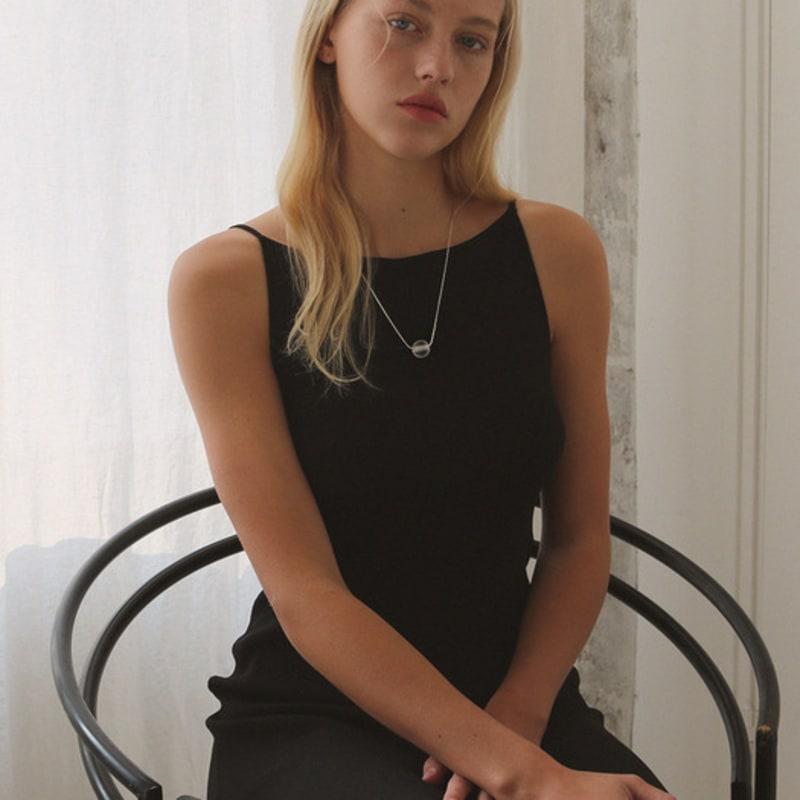 STUDIO LEIGH MATT CRYSTAL SILKY NECKLACE