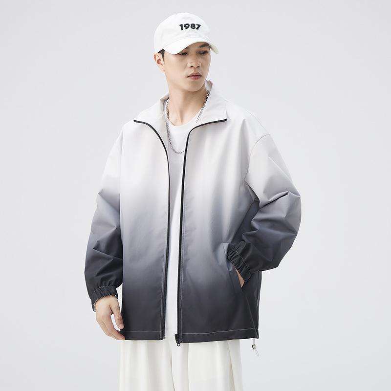 Двусторонняя мужская куртка градиентного цвета на молнии с воротником-стойкой — фото 6