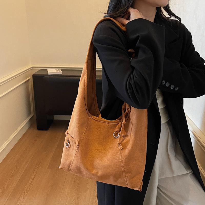 Autumn retro large-capacity tote bag 2025 super fire Maillard lazy wind women's commuting temperament simple shoulder bag