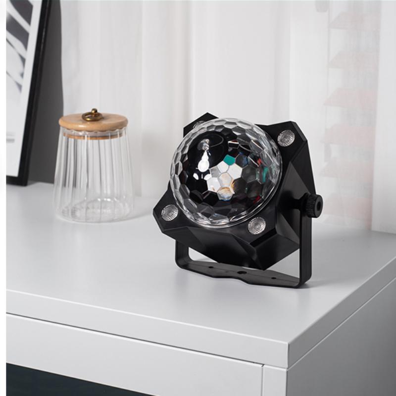 

Дискотечна куля Вогні для вечірок Звук Активований світлодіодний барвистий діджей Стробоскоп для вечірок День народження Сценічне шоу Весілля Хелловін Різдвяні прикраси