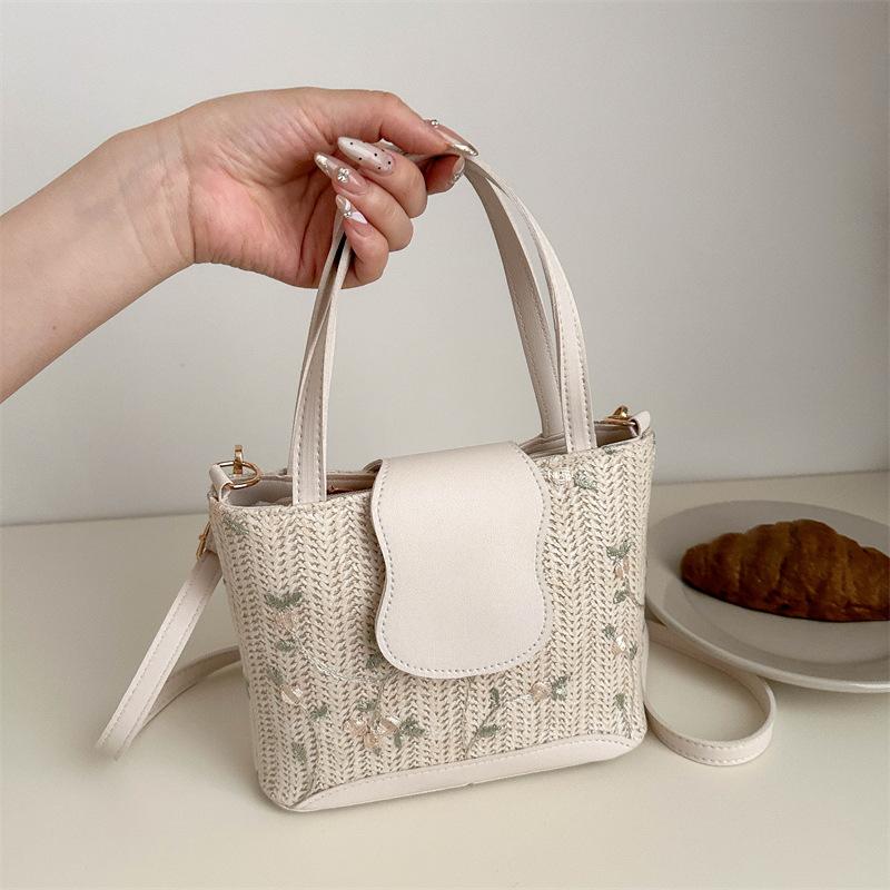 Straw Bag Autumn New Single Shoulder Oblique Span Bag Woven Portable Small Bag Women 2025 Beach Vacation Small Bag Lace