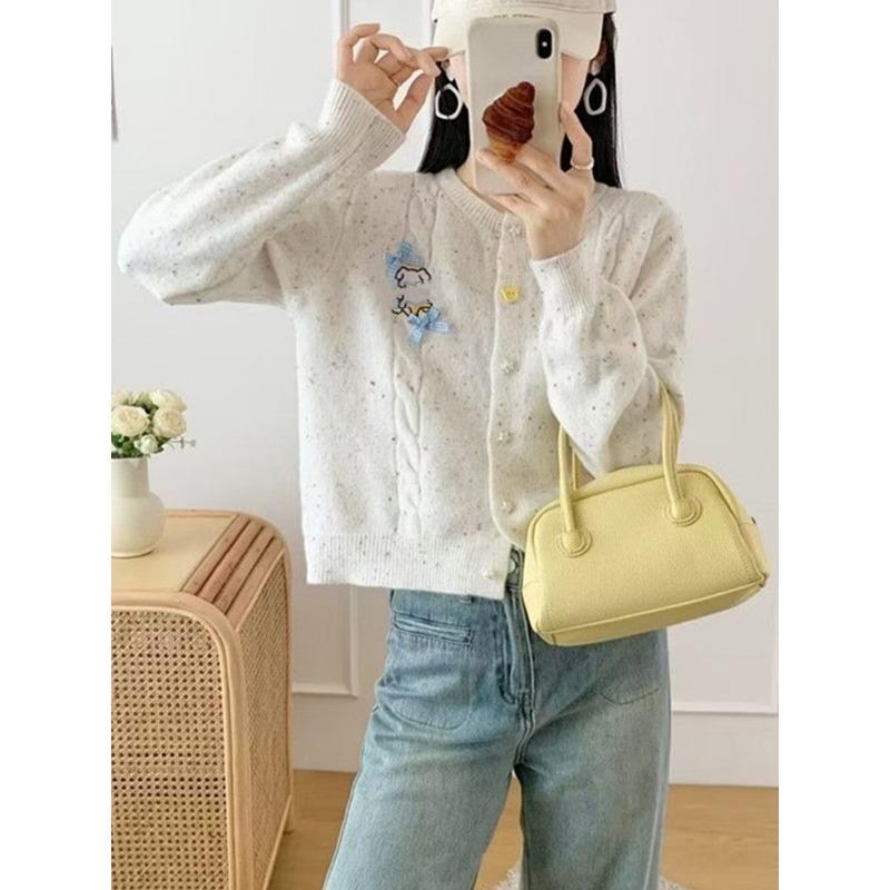

Autumn and winter new cartoon embroidered bow sweater jacket women s fresh and sweet soft waxy knitted cardigan one size fits all білий