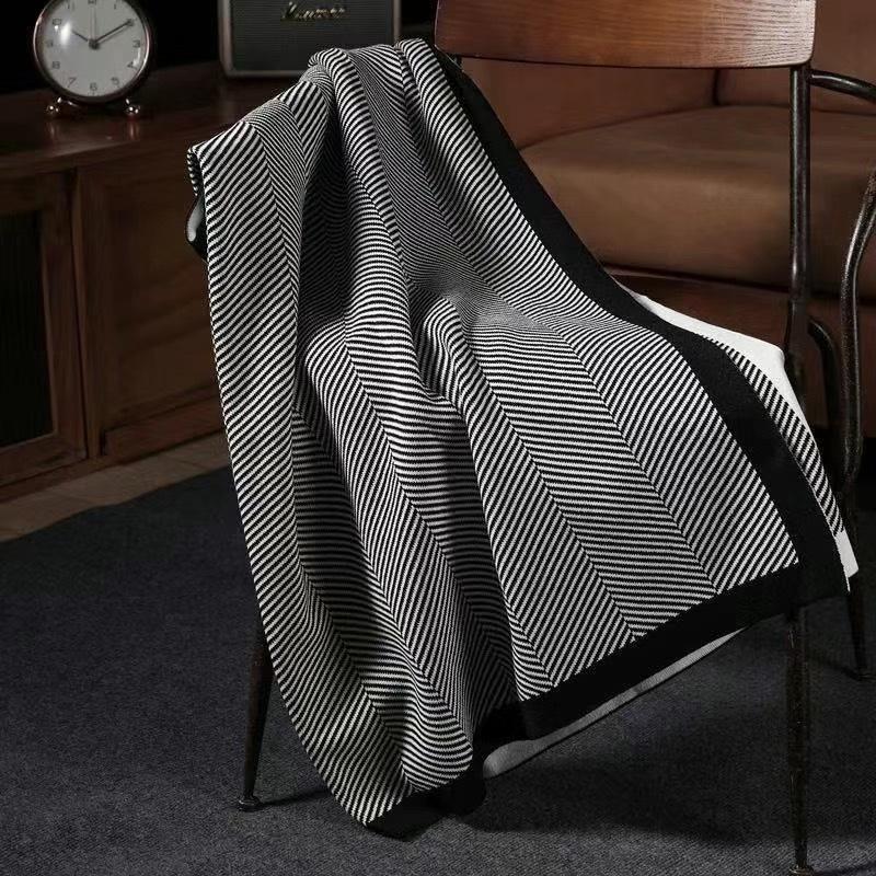 

Luxury-simplified Nordic-style Throw Blanket, Air-conditioned Afternoon Nap Sofa Aviation Blanket, Retro Home Textile Products 80x110CM
