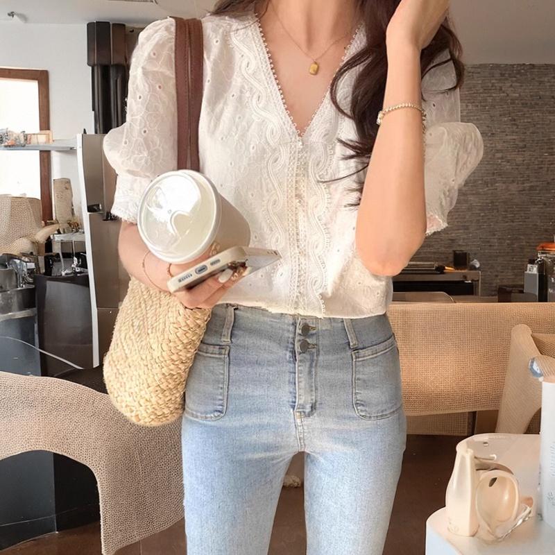 

Elegant White Lace Shirt Women s Fashion V-neck Bubble Sleeve Blouse Versatile Summer New Style Korean Loose Fit Color XS білий