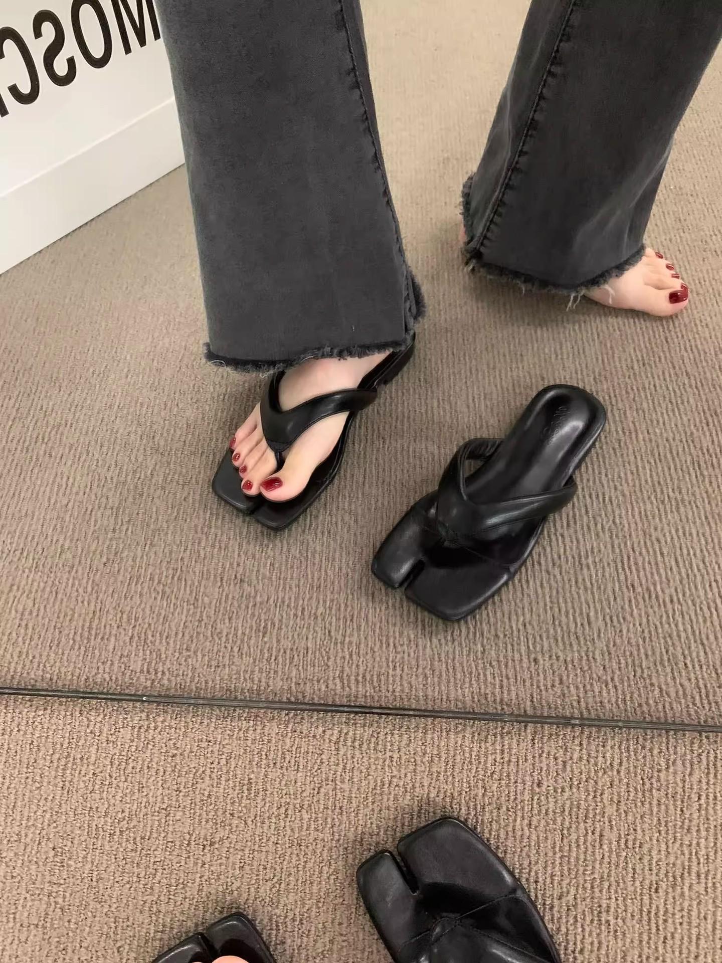 

Летние новые женские серебристые невидимые босоножки на танкетке - блестящие удобные плоские босоножки, невидимый подъем и пляжные шлепанцы для активного отдыха 35