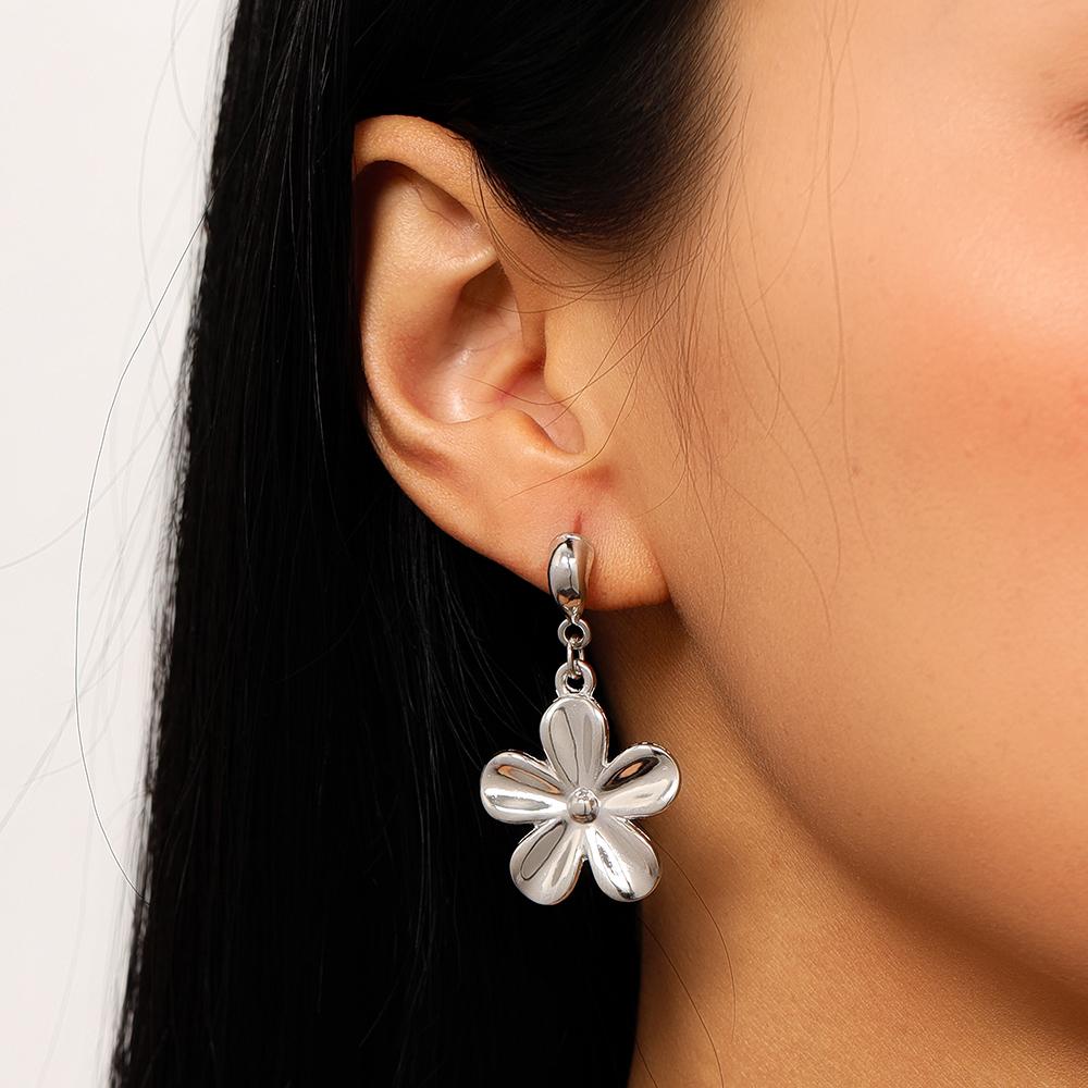 

Aihua Korean Gold Silver Color Flower Earrings for Women Exquisite Fine Earrings Daily Wear Wedding Party Jewelry Gifts