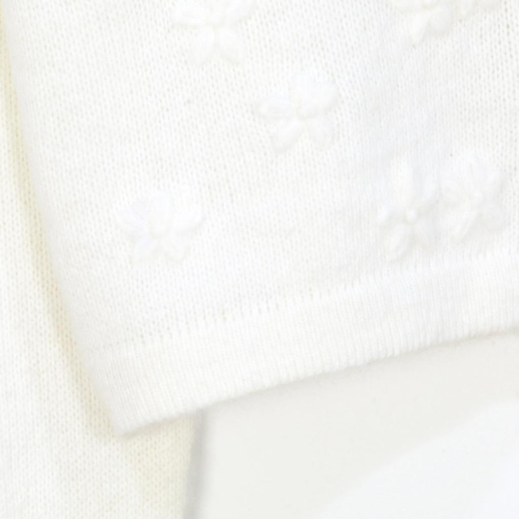 Spring & Autumn V-Neck Crochet Cardigan – Soft, Gentle Style