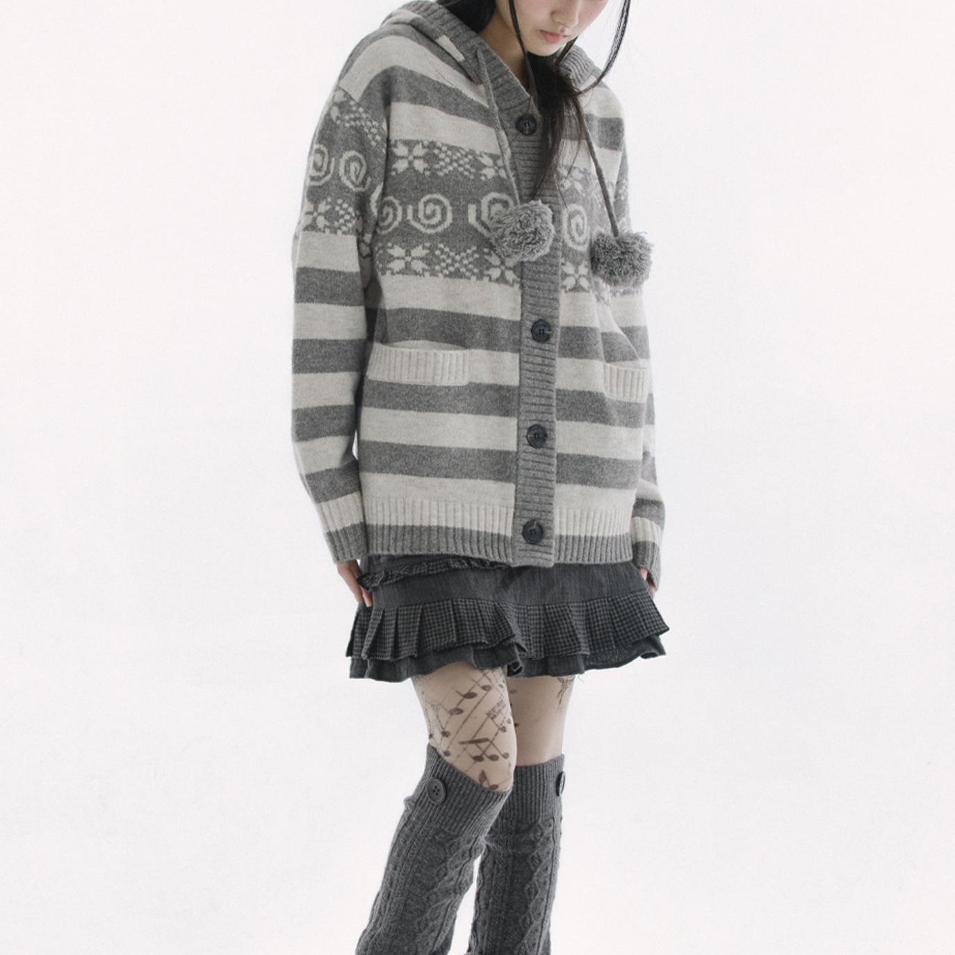 

В наличии: Hugyourski Korea 25 Куртка-ретро с капюшоном и полосками в виде круга и ангельских крыльев для женщин L светло-серый