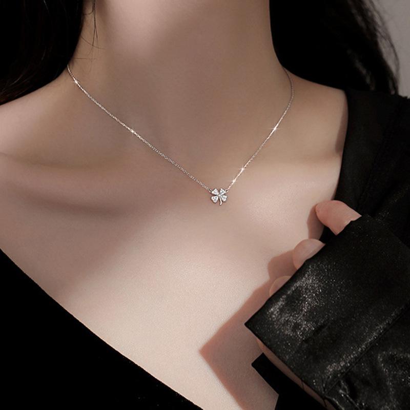 Korean Cold Wind Necklace, Silver Four-leaf Clover Necklace, Women's Niche Light Luxury New Lucky Leaf Pendant Necklace