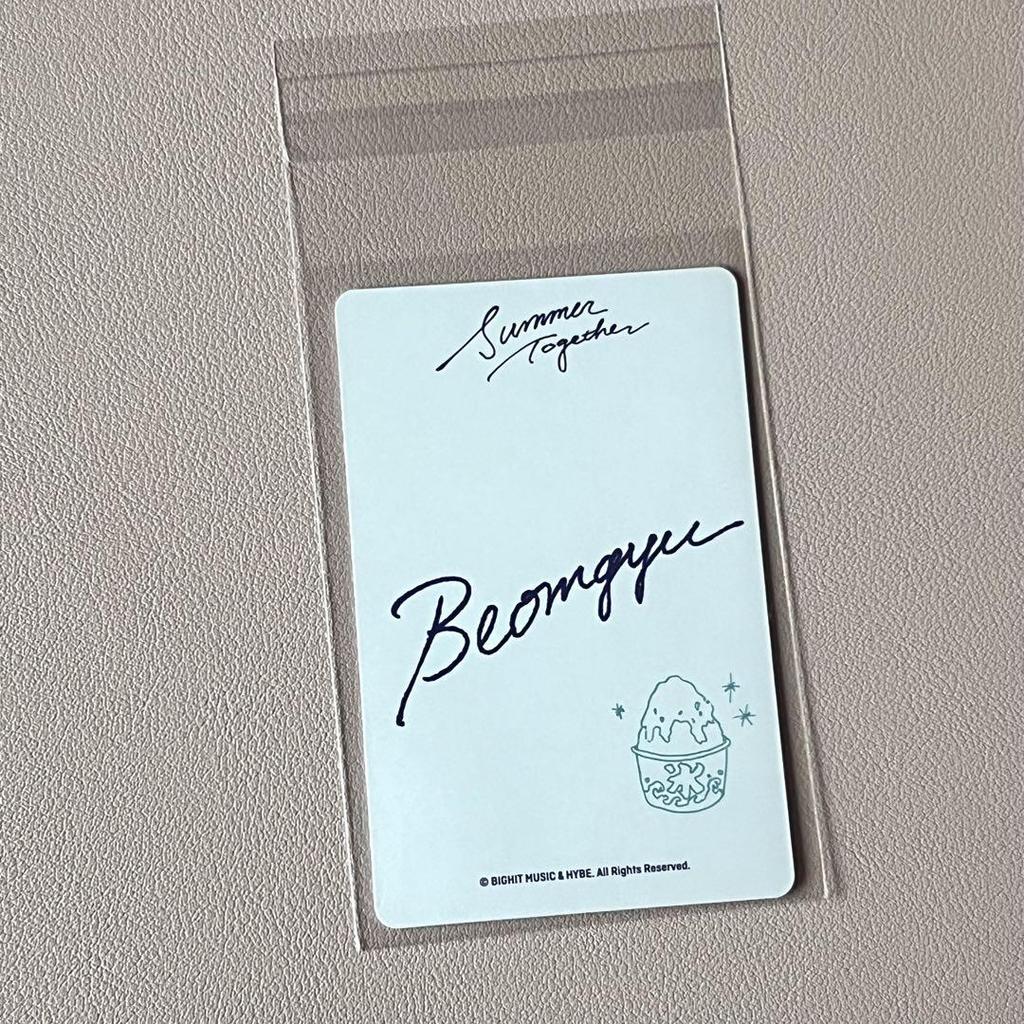 [USED] TXT Beomgyu 4-Piece Face Keyring, Trading Card, Sticker, Biscuit