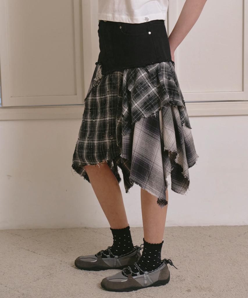 THE GREEN LAB Asymmetrical Check Denim Skirt [Charcoal Gray]