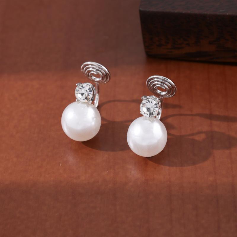 Vintage French Pearl No-Pierce Earrings: Elegant Luxury Clip-ons for Women