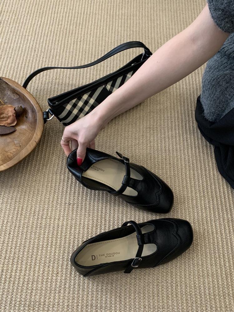 Spring with skirt gentle small leather shoes French retro Mary Jane new soft-soled loafers