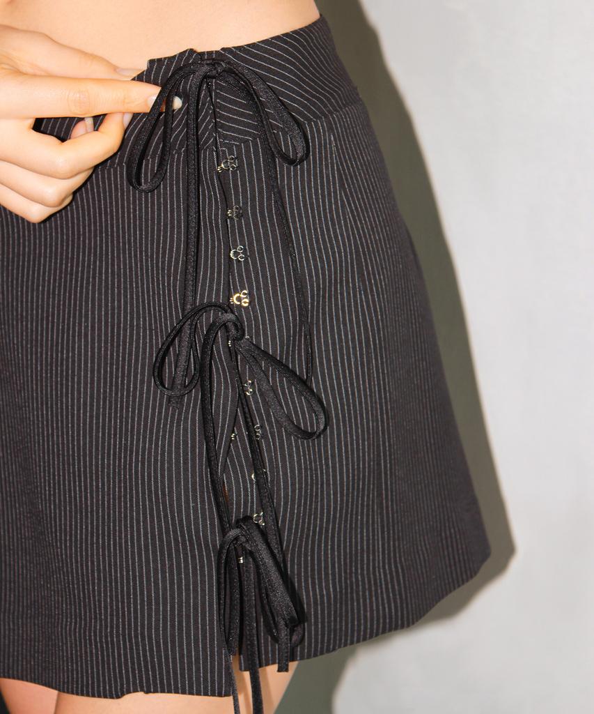 Yuhili Ribbon Pin Stripe Low Waist Wrap Mini Skirt / Black