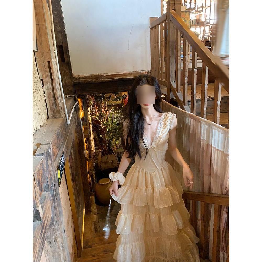 

Французское нежное молочное абрикосовое платье на бретелях с V-образным вырезом, летнее элегантное повседневное темпераментное женское пышное многоярусное длинное платье XL- (recommended 110-60kg)