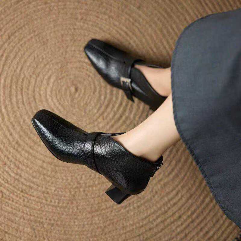 Small square head short boots women's thick heel 2025 autumn and winter new British style soft leather boots versatile retro high heel thin boots
