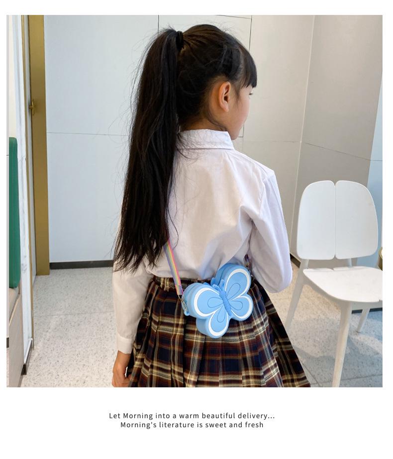 Modna silikonowa torebka crossbody dla dzieci w kształcie motyla z kokardką - Idealna do przedszkola