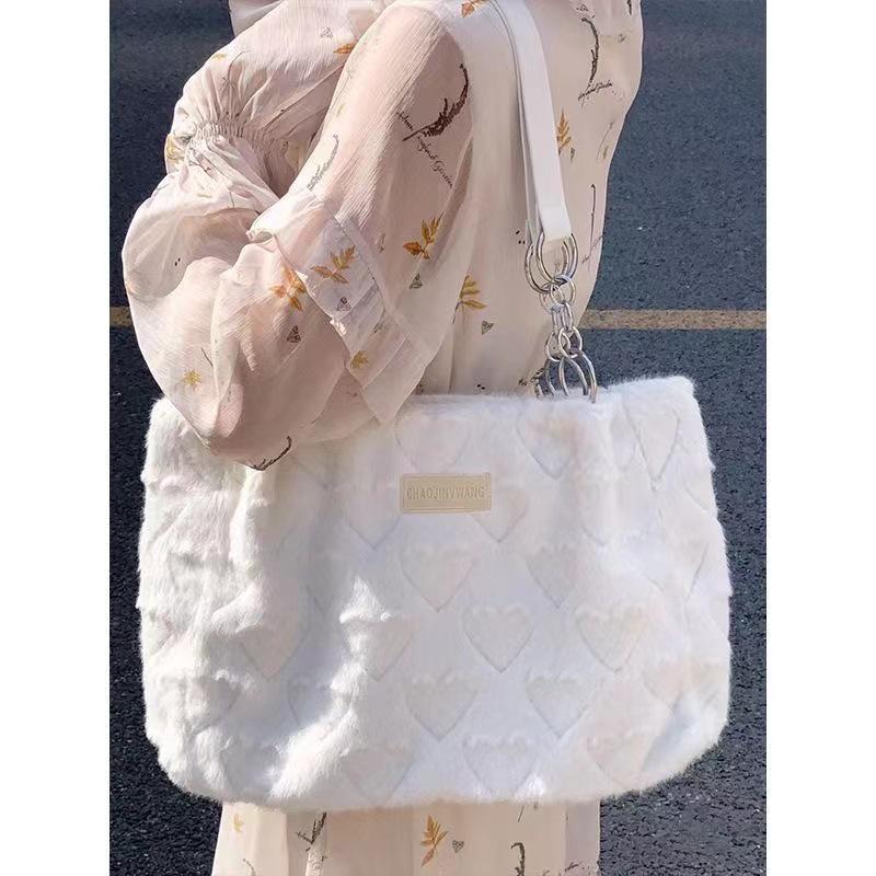 Women's Large Capacity Plush Tote: Autumn/Winter Japanese Korean Style, Casual Commuting Fur Shoulder Bag