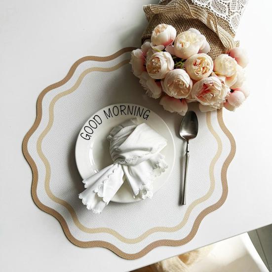 Faux Leather Scalloped Placemat Heat-Resistant Non-slip Heat Insulation Waterproof Dining Table