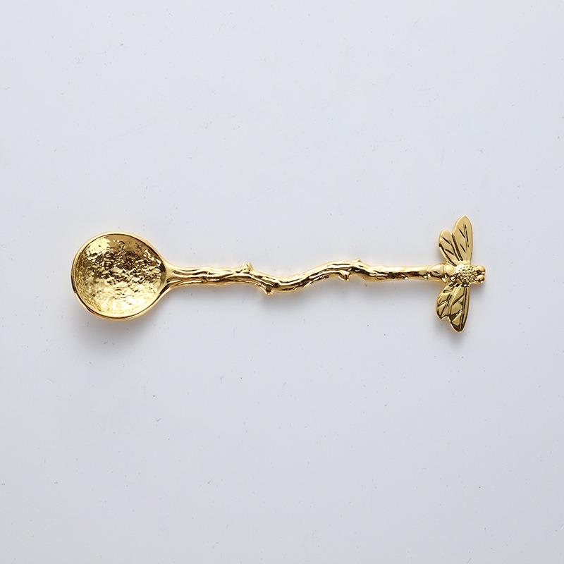 

New Vintage Dessert Spoons Tea Coffee Mini Royal Style Dining Dragonfly Carved Spoon Coffee Snacks Fruit Tableware Kitchen Tool золотой
