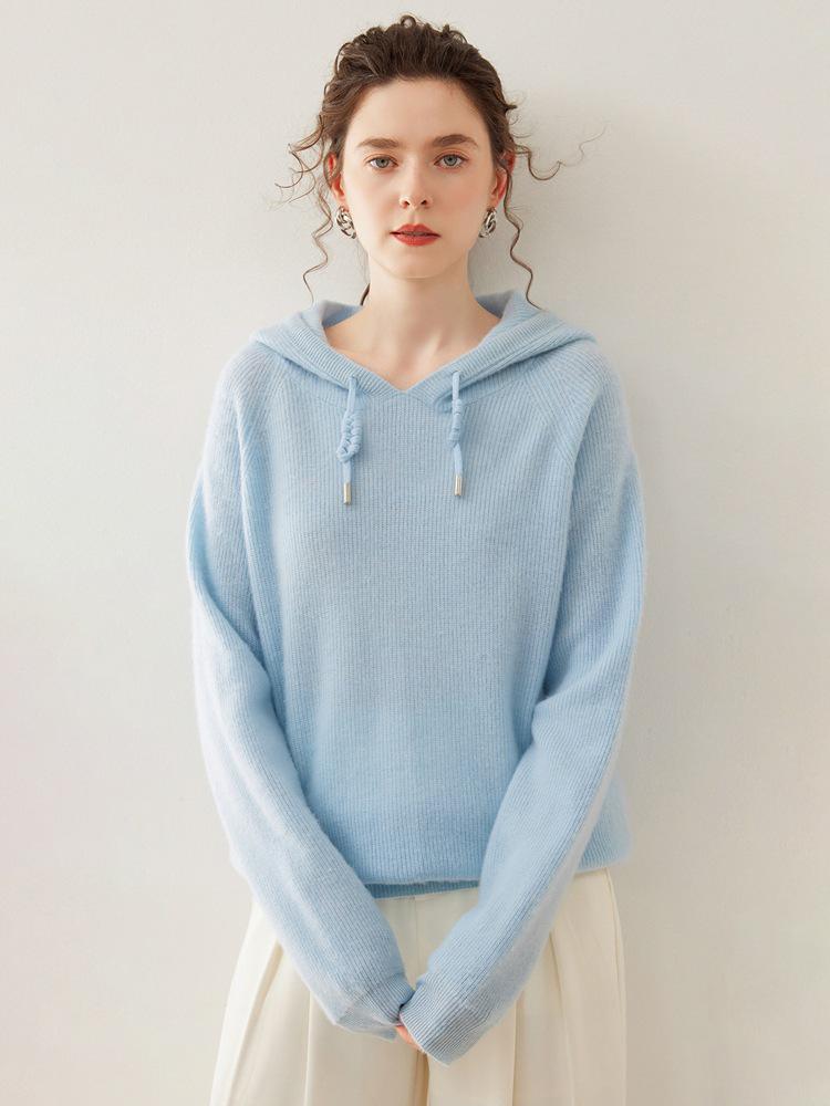Stylish Women's Hooded Cashmere Sweater, Loose Fit, Double-Strand Ingot Stitch; Ideal for Layering in Autumn and Winter