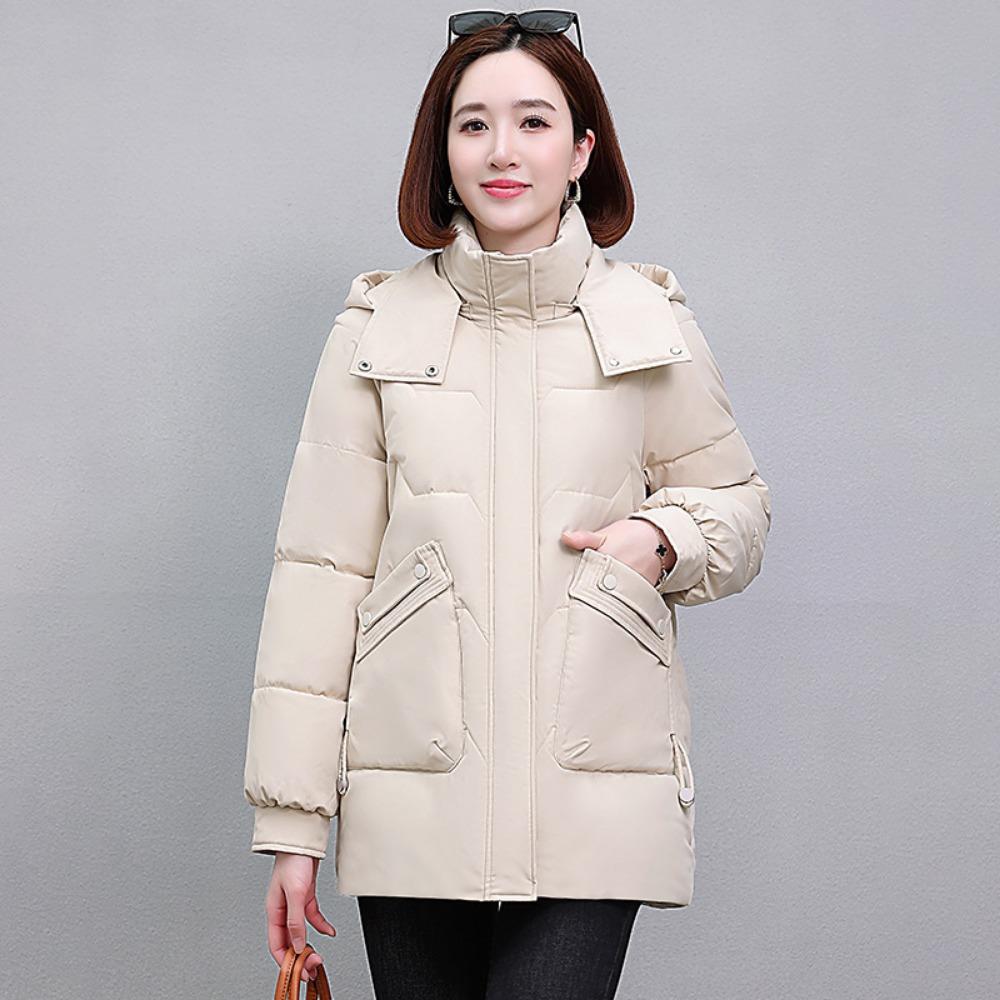 A new type of short and thick down cotton-padded jacket for women in winter, a warm cotton-padded jacket for middle-aged and elderly people