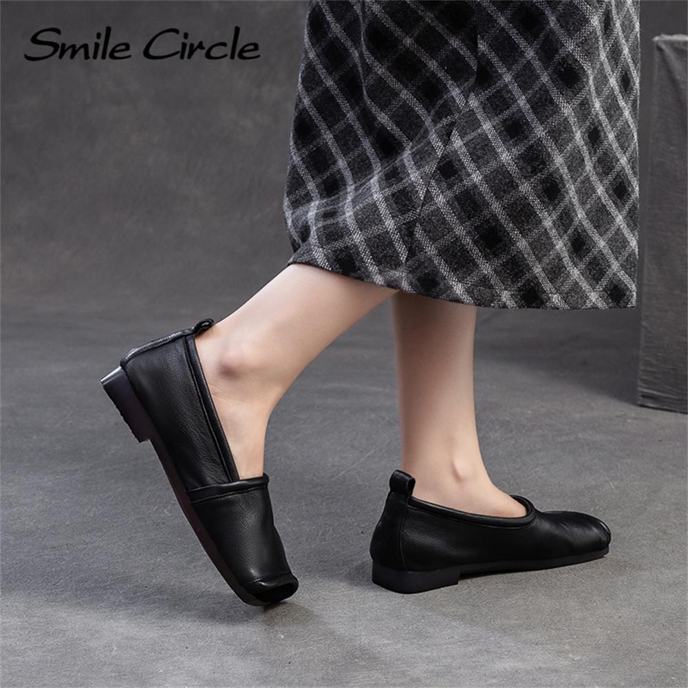 Damen Loafer aus echtem Leder mit quadratischer Zehenpartie, flache Slipper, modische und bequeme Freizeitschuhe