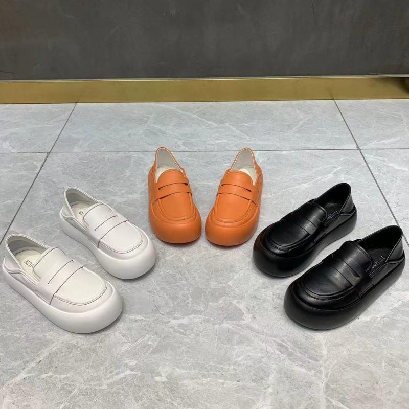Women's shoes, ugly and cute bread shoes, two lazy people, one pedal, loafers, Doudou shoes, thick-soled muffin, low-top shoes, little white shoes.