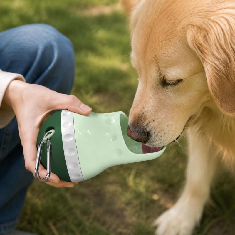 Portable Pet Water Dispenser for Dog and Puppies, Clip-On Travel Water Bottle for Walking, Camping, and Quick to Carry, Leakproof, 200ml