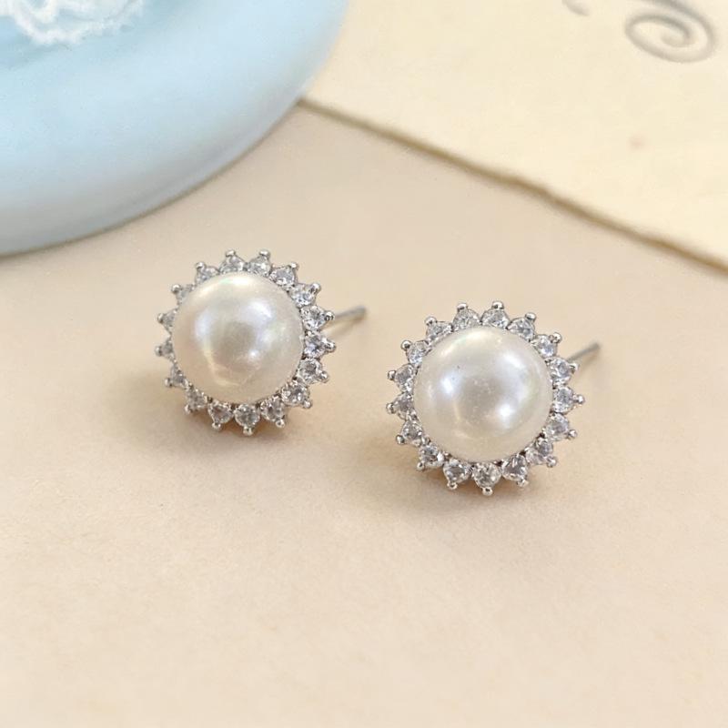 Beixi Silver Sunflower Stud Earrings: S999 Silver Needle, Shell Pearl, Rhinestones, Classic & Elegant Design.