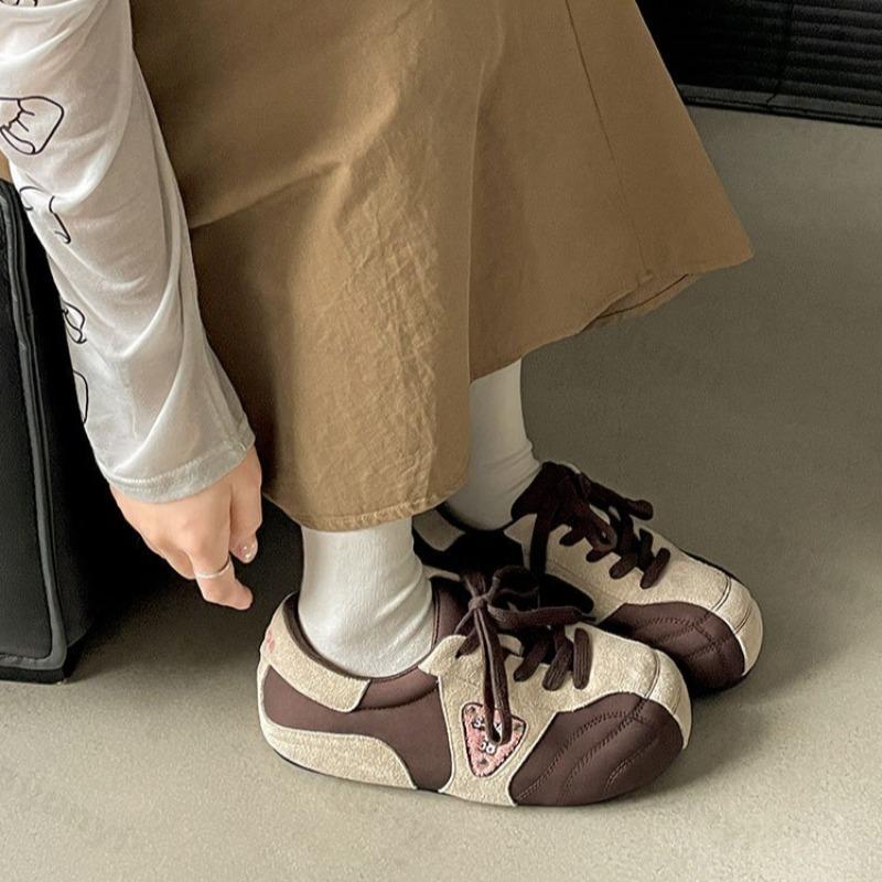 Fashion Retro Casual Shallow Mouth Flat Single Shoes for Women 2025 New Spring Soft Soled Comfortable Lace Up Non Slip Fashion Sneakers