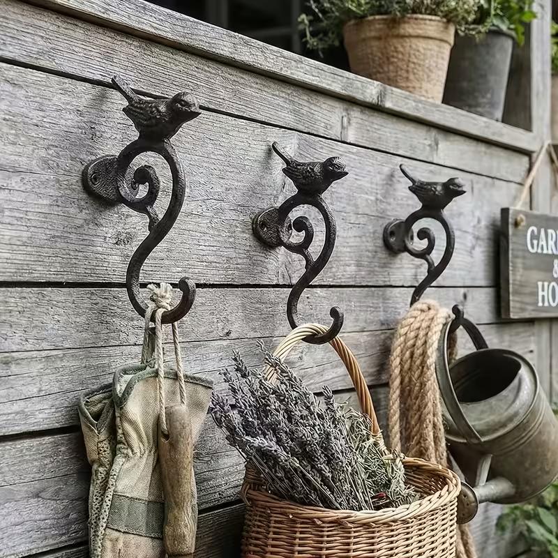 2Pcs Retro Country Cast Iron S Shaped Bird Hooks Christmas Heavy Duty Vintage Coat Bag Key Tools Outdoor Courtyard Garden Decor
