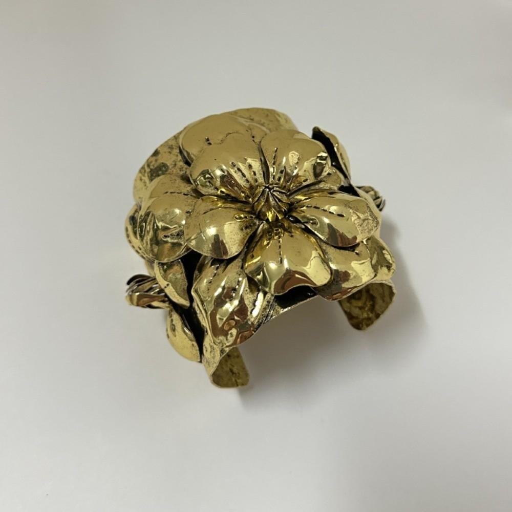 Geometric Exaggerated Flower Bangle Armlet Women's Wrist Jewelry Metal Flower Bracelet Lady