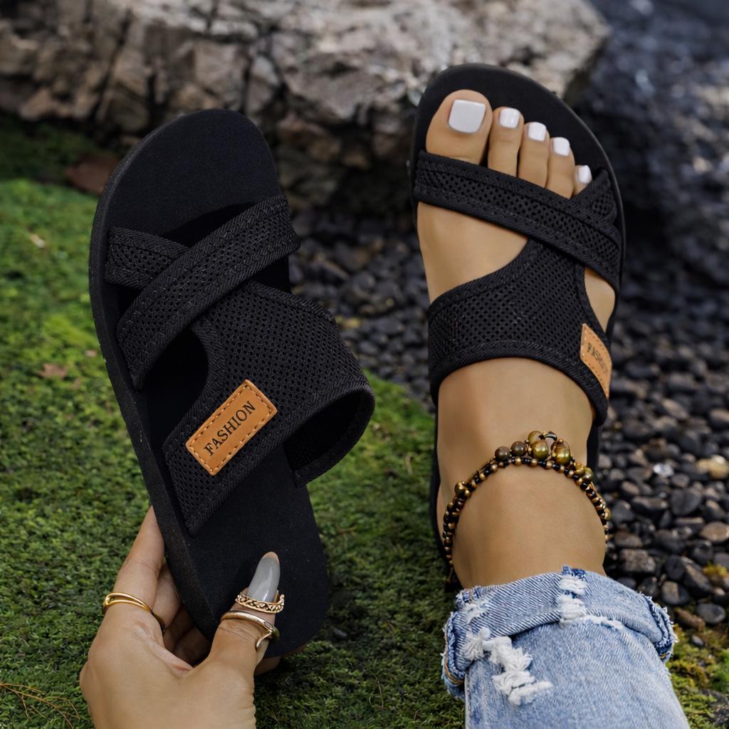2026 Summer Women's Breathable Mesh Non-Slip Beach Slippers