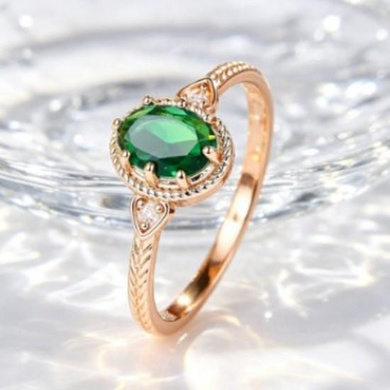 Vintage Oval Emerald Ring Light Luxury Gold Twisted Edge Ring with Wheat Stalk Texture