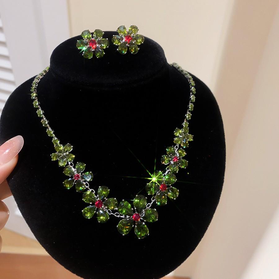 Set di Orecchini e Collana con Diamanti a Goccia: Lussuosa Collana Girocollo con Pendente Gioiello per Donna