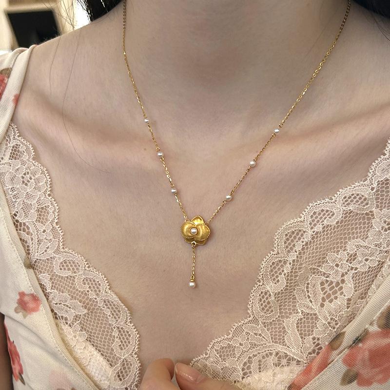 

Velvet Gardenia Pearl Necklace Simple Exquisite Tassel Wedding Jewelry Antique Heavy Industry Brushed Camellia Collarbone Chain золотой