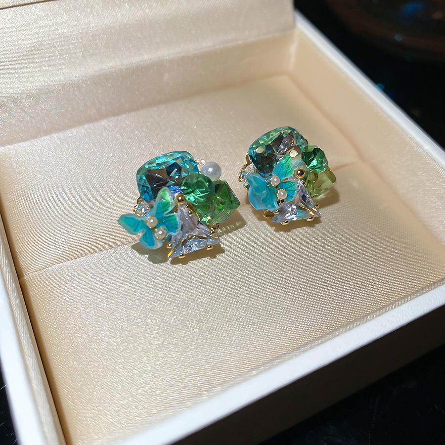Emerald diamond leaf fringed earrings light luxury stud earrings women's European and American earrings