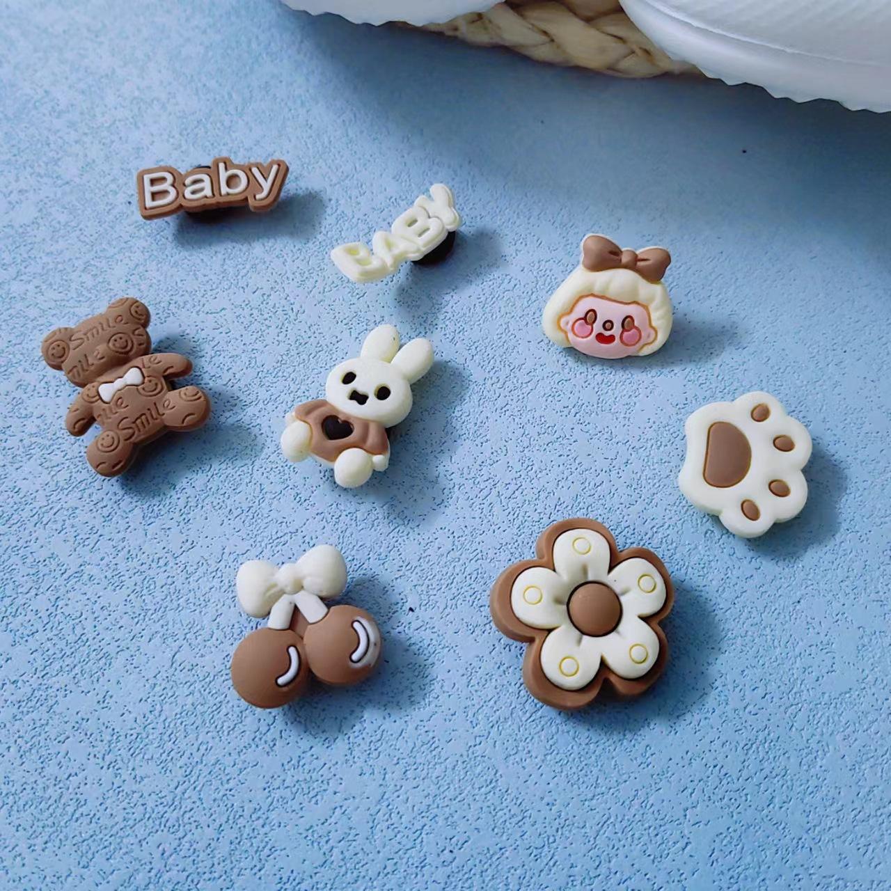 

Новые украшения для обуви с соответствующими отверстиями, сделай сам, набор мультяшных коричневых медведей и кроликов, мягкая клейкая пряжка для обуви, цветок для обуви