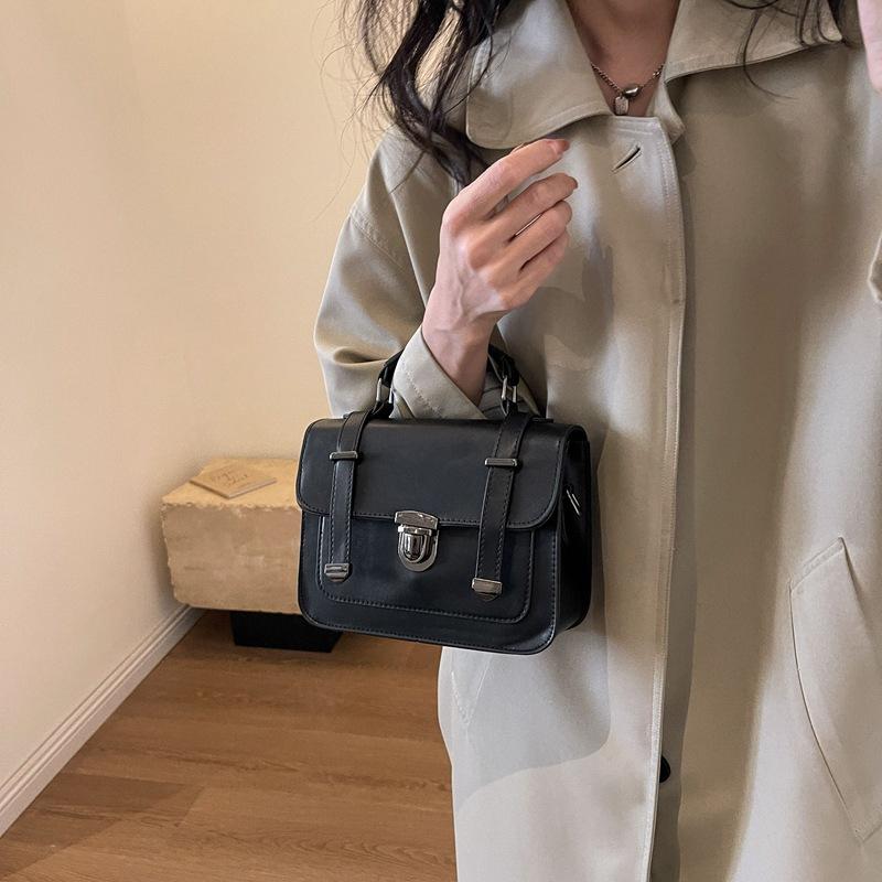 Damentasche Mode Kleine Quadratische Tasche Nische Retro Schultertasche Ausländischer Stil Handtasche Verschluss Retro Schräg Umhängetasche
