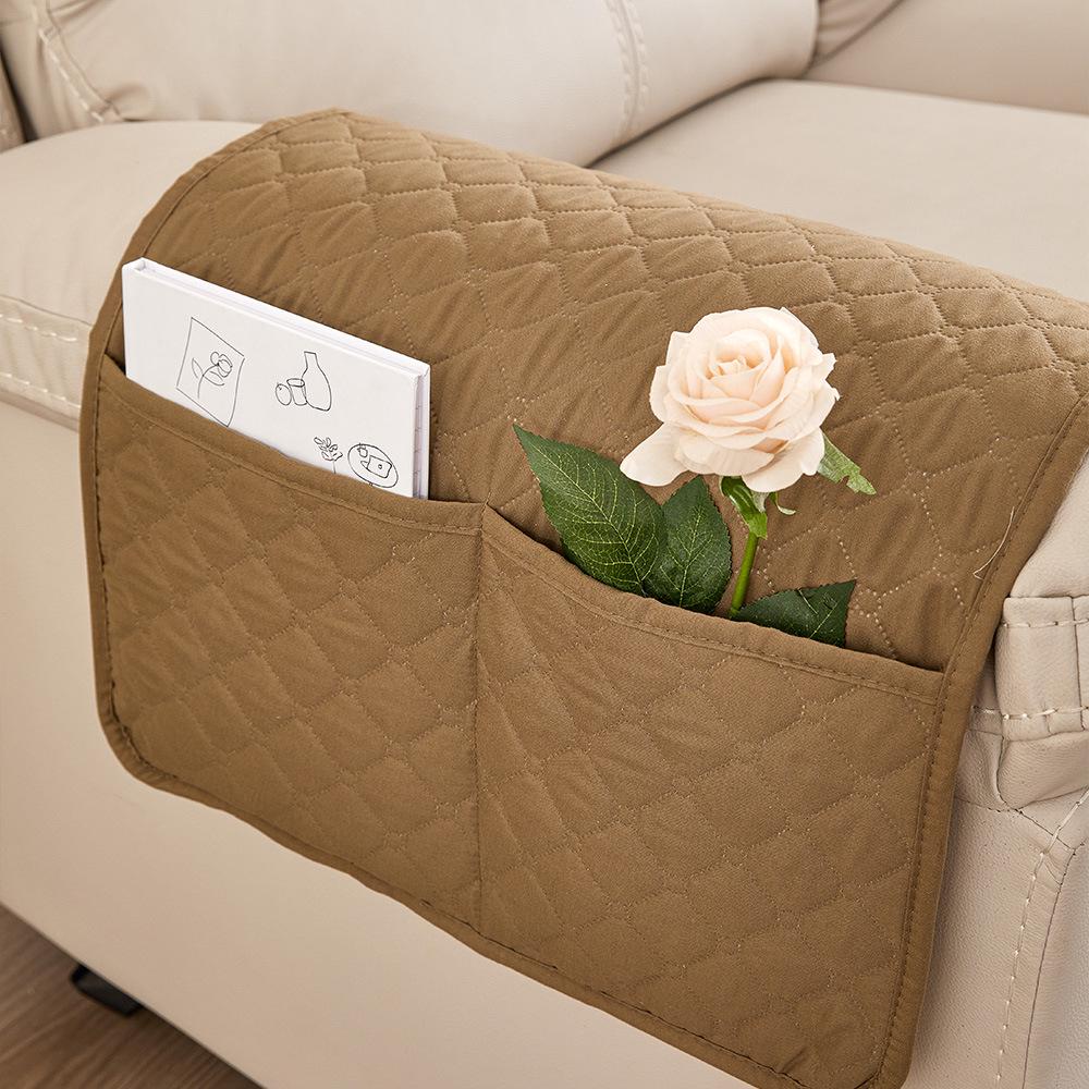 Dreiteilige Sofagarnitur: Armlehnenbezug, Kopfstützenkissenbezug & Armlehnenbezug mit Taschen