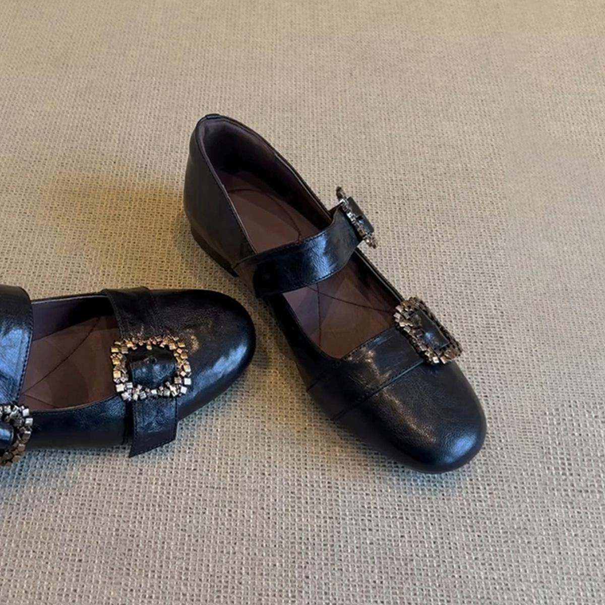 

Retro round head shallow mouth small single shoes women s flat bottom one-word buckle black design versatile Mary Jane shoes 35